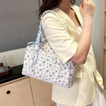 Roomy commute tote