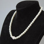 Pearl-look jewelry edit