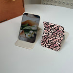 Folding pocket mirror