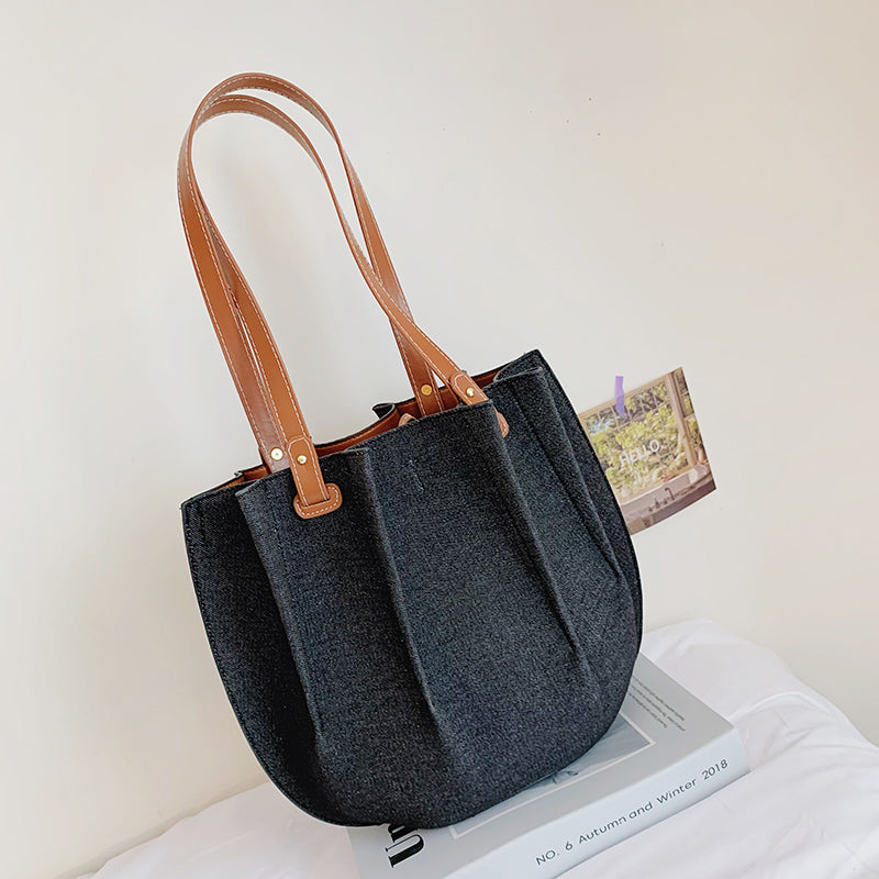 Pleated shoulder tote